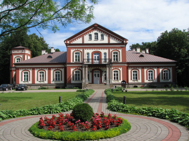 Обои картинки фото города, здания, дома, дом, клумба