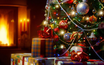 Картинка праздничные Ёлки ёлка подарки свечи камин коробки украшения свет гирлянды