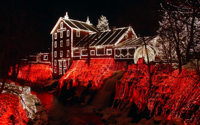 Обои картинки фото праздничные, новогодние пейзажи, иллюминация, дом, река