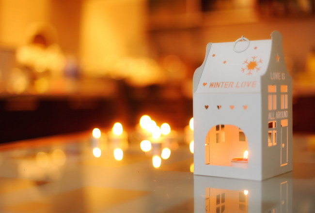 Обои картинки фото праздничные, новогодние свечи, огоньки, домик