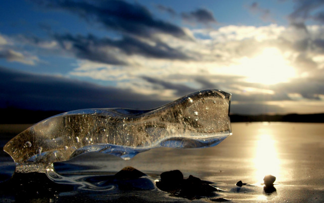 Обои картинки фото природа, макро, свет, облако, лед, небо, вода