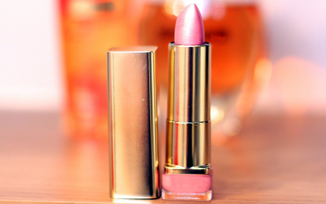 Обои картинки фото разное, косметические средства,  духи, помада, губная
