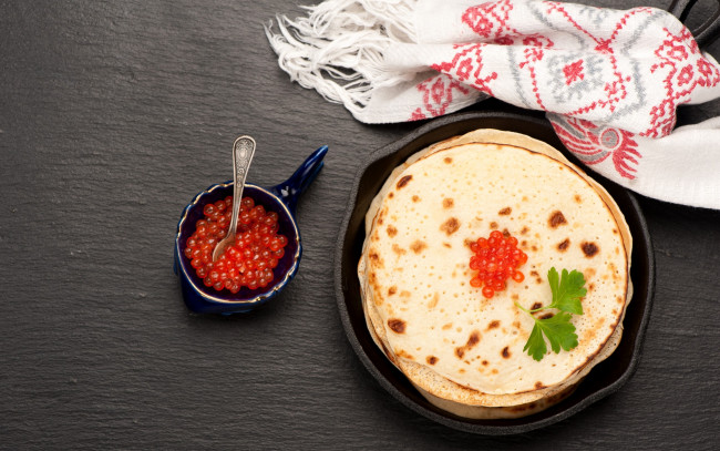 Обои картинки фото еда, блины,  оладьи, икра