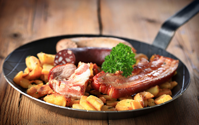 Обои картинки фото еда, мясные блюда, сковородка, свинина