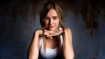 Картинка девушки -+рыжеволосые+и+разноцветные косички