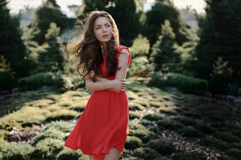 Картинка девушки -+брюнетки +шатенки брюнетка красное платье карина сунцева
