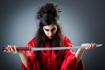 Картинка девушки -+брюнетки +шатенки брюнетка кимоно меч