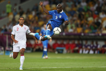 Картинка спорт футбол euro 2012 евро football balotelli
