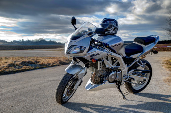 Картинка мотоциклы suzuki