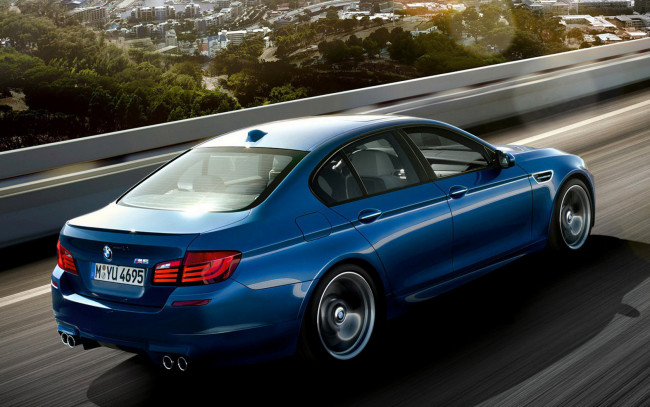 Обои картинки фото bmw, m5, автомобили, синий, скорость