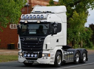 Картинка scania автомобили scania+ выставка улица тягач седельный грузовик тяжелый