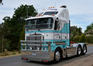 Картинка k200+kenworth автомобили kenworth+ выставка улица тяжелый тягач седельный грузовик