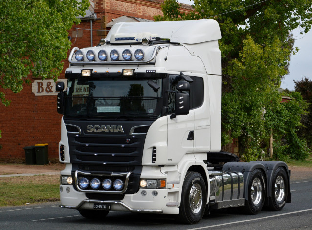 Обои картинки фото scania, автомобили, scania , выставка, улица, тягач, седельный, грузовик, тяжелый