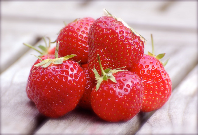 Обои картинки фото еда, клубника,  земляника, ягоды