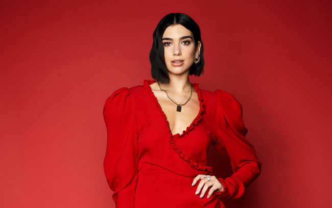 Обои картинки фото музыка, dua lipa, красное, платье