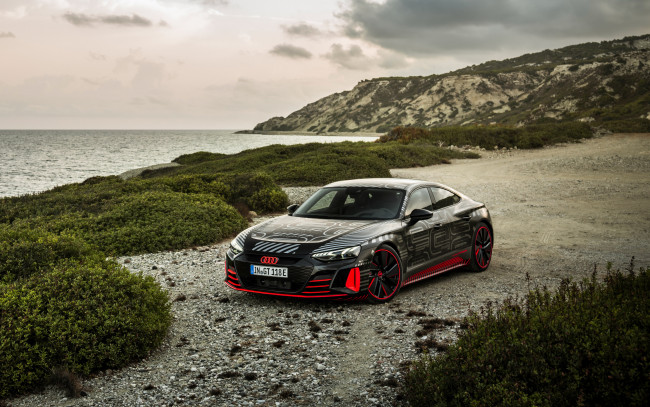 Обои картинки фото 2021 audi rs e-tron gt, автомобили, audi, прототип, rs, e-tron, gt, 2021, вид, спереди, экстерьер, полностью, электрический, спортивный, автомобиль, немецкие, электромобили