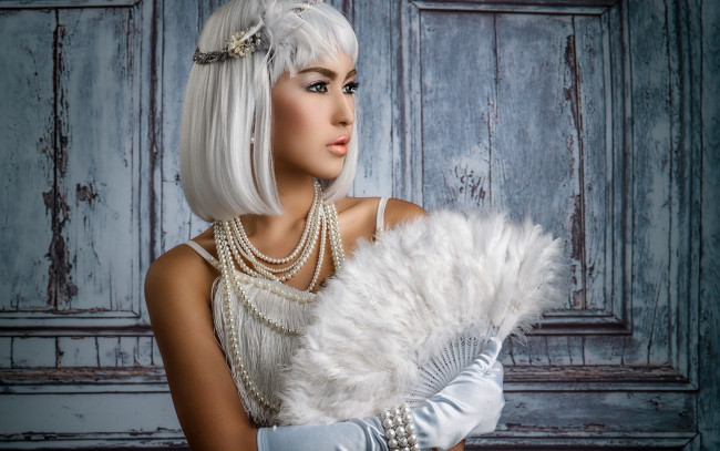 Обои картинки фото девушки, - азиатки, бусы, веер