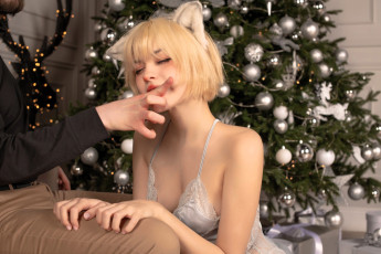 обоя девушки, карина салахутдинова , tenletters, образ, косплей, наряд, костюм, ушки, укус, мужчина, ёлка, новый, год, подарки