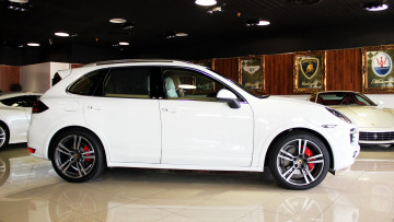 Картинка porsche cayenne автомобили выставки уличные фото элитный спортивный германия