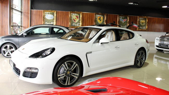 Обои картинки фото porsche, panamera, автомобили, выставки, уличные, фото, элитный, спортивный, германия