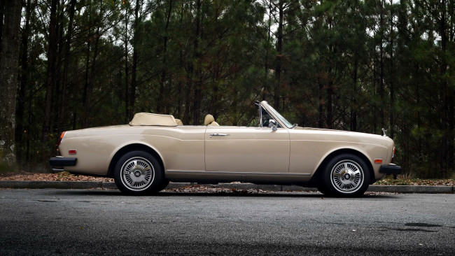 Обои картинки фото rolls, royce, corniche, автомобили, rolls-royce, limited, престижные, класс-люкс, великобритания