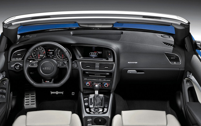 Обои картинки фото автомобили, спидометры, торпедо, rs5, audi, roadster