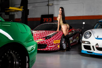 Картинка автомобили авто+с+девушками девушка гараж взгляд