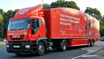 Картинка iveco автомобили грузовые италия турин industrial vehicles corporation колеса дорога красный