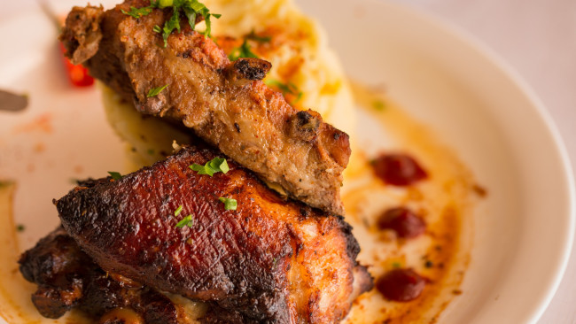 Обои картинки фото еда, мясные блюда, мясо, зелень