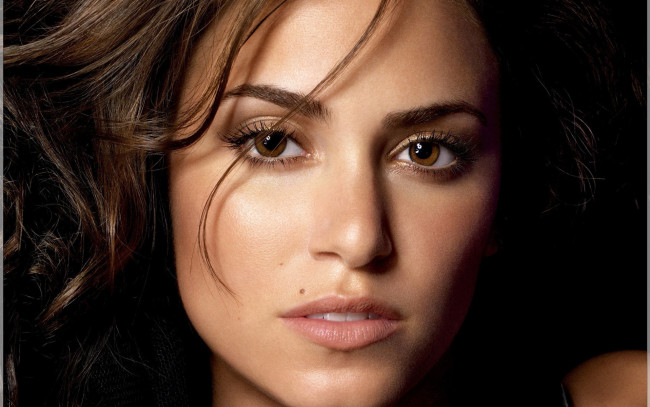 Обои картинки фото девушки, nikki reed, родинка