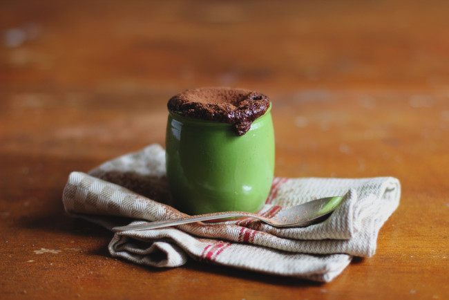 Обои картинки фото еда, кофе,  кофейные зёрна, шоколадное, суфле