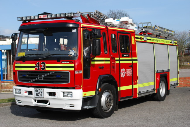 Обои картинки фото автомобили, пожарные машины, пожарный, автомобиль, спецтехника