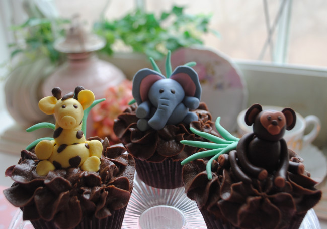 Обои картинки фото еда, пирожные,  кексы,  печенье, джунгли, кексы