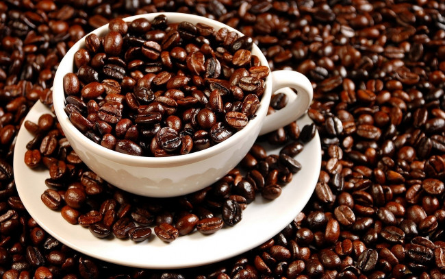 Обои картинки фото еда, кофе,  кофейные зёрна, чашка, кофейные, зёрна