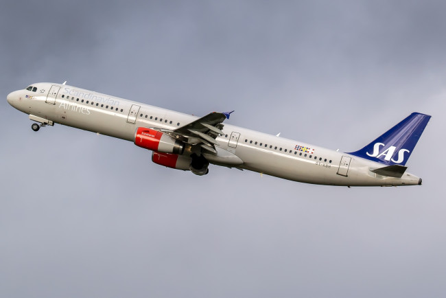 Обои картинки фото авиация, пассажирские самолёты, авиалайнер