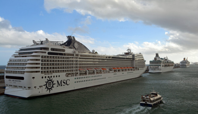 Обои картинки фото корабли, разные вместе, круиз, лайнер