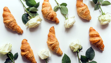 Картинка еда хлеб +выпечка розы круассаны