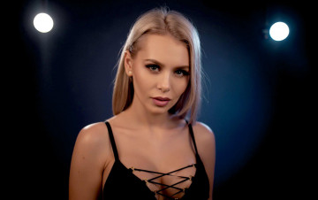 Картинка девушки ella+jade ella jade