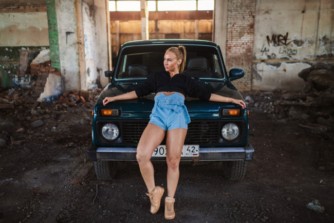 Обои картинки фото нива, автомобили, -авто с девушками, автомобиль, ваз, внедорожник, девушка, модель