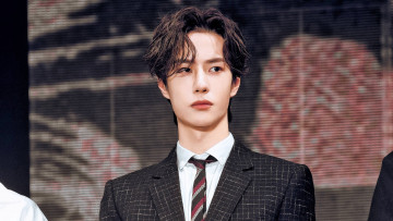 Картинка мужчины wang+yi+bo лицо костюм галстук