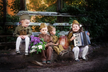 Картинка разное дети компания форма фонарь сирень гармошка