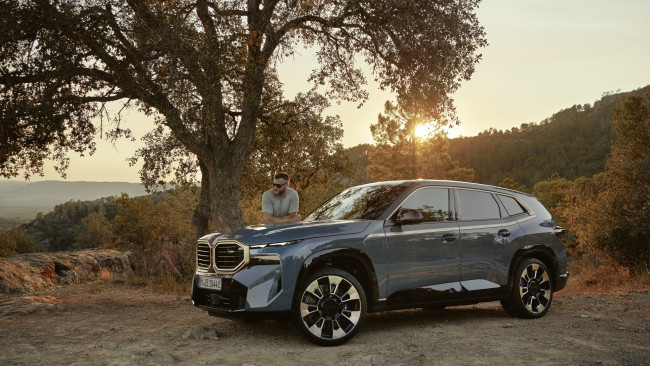 Обои картинки фото bmw xm g09 2023, автомобили, bmw, xm, g09, 2023, природа, кроссовер, электромобиль, бмв
