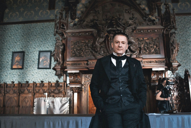 Обои картинки фото кино фильмы, гоголь,  страшная месть , 2018, персонаж, стол