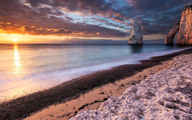 Обои картинки фото природа, побережье, тучи, закат, море, скалы, берег, пена