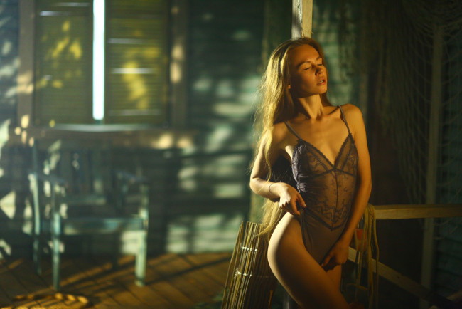 Обои картинки фото татьяна кузнецова, девушки, татьяна кузнецова , virginia sun, девушка, женщина, шатенка, темноволосая, сексуальная, модель, звезда, позирует, разная, обувь, верхняя, стильная, одежда, нижнее, эротическое, бельё, трусы, лифчик, колготки, чулки, аксессуары, макияж, и, множество, элементов, на, фотографии