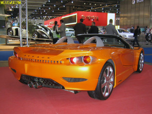 Картинка автомобили выставки уличные фото