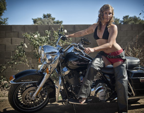 Картинка мотоциклы мото+с+девушкой harley-davidson