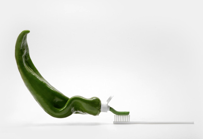 Обои картинки фото юмор и приколы, перец, щетка, зубная, паста
