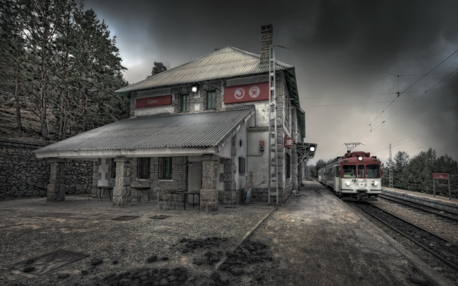 Обои картинки фото техника, электрички, здания, перрон, вокзал, поезд