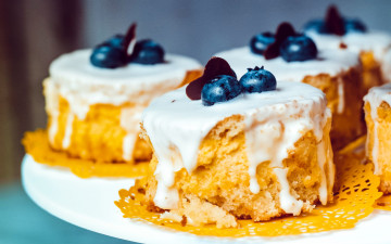 Картинка еда пирожные +кексы +печенье черника глазурь